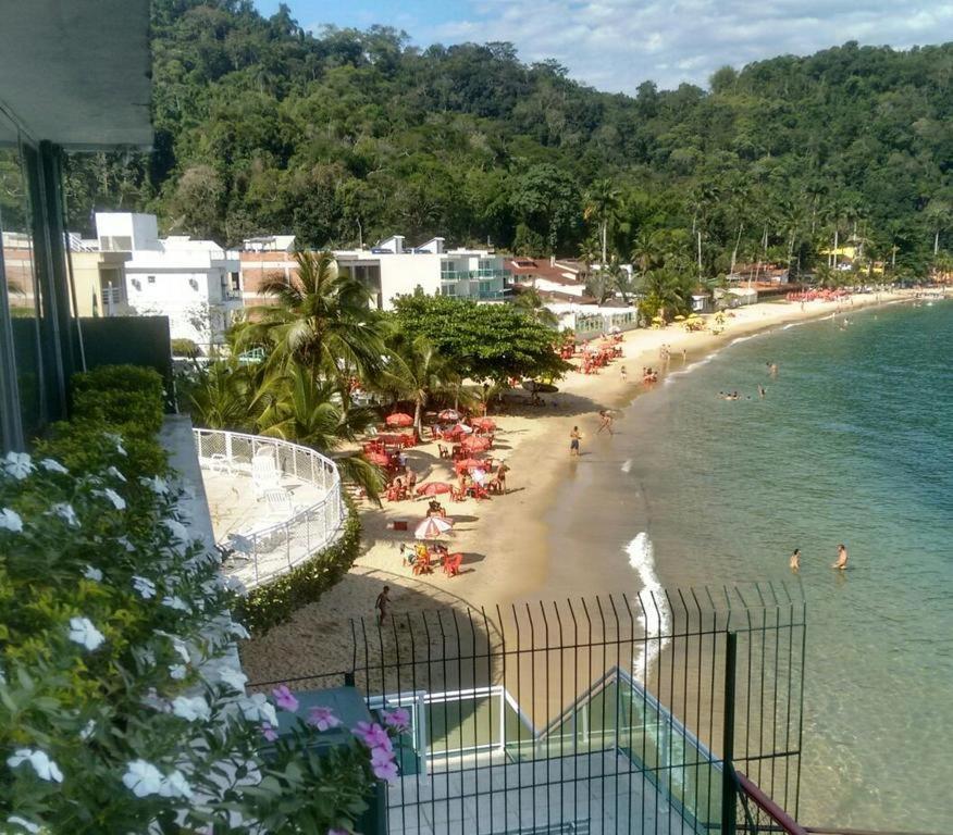 Flat Angra Inn, *